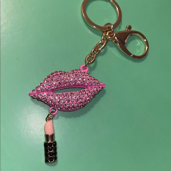 Super Cute Lips and Lipstick Key Chain - Picture 3 of 4